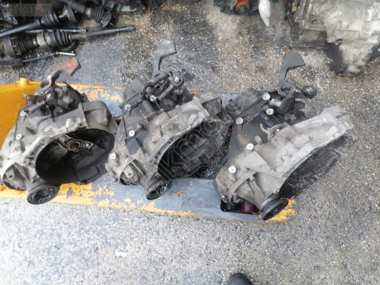 Volkswagen Passat 1.6 Fsi 6 İleri Kupesiz Çıkma Şanızman