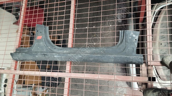 seat leon 05/11 sağ marşbiyel sacı sefalılar oto cıkma