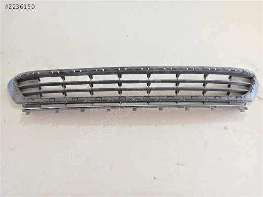 VW Golf 7 Ön Tampon Orta Izgara Kromlu Orj. Çıkma 5G0853677A