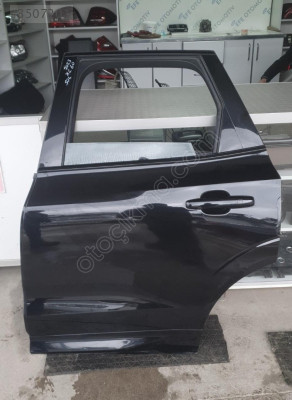 volvo xc60 2023 çıkma orjinal sol arka kapı kod:717 (son fiyat)