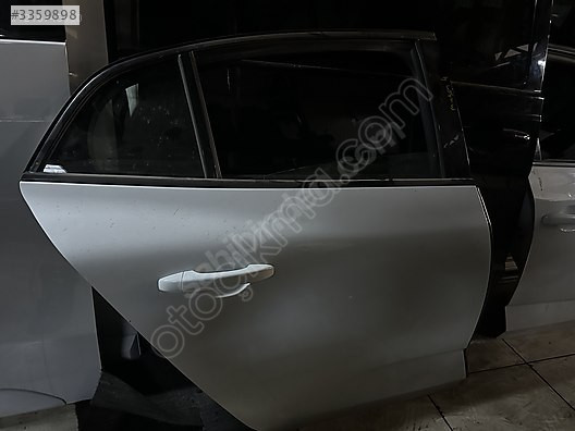 RENAULT MEGANE 4 2022 SAĞ ARKA KAPI ÜÇEL OTO ÇIKMA BURSA