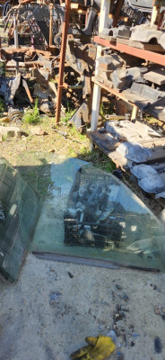 Renault kangoo sağ ön kapı camı