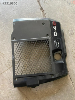 TOYOTA GRUBU MOTOR ÜST PLASTİĞİ