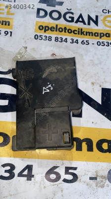 Opel Astra J Akü Muhafaza Kapağı GM