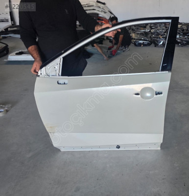 NİSSAN QASHQAİ J12 BEYAZ SOL ÖN KAPI ORJINAL GÖÇÜKLÜK