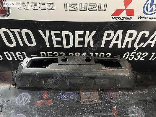TOYOTA HİLUX ÖN TAMPON ORTA PANJUR ÇIKMA ORJİNAL