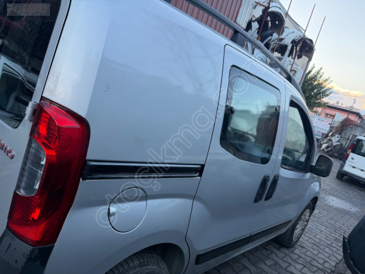 Fiat Fiorino sağ ön kapı gri