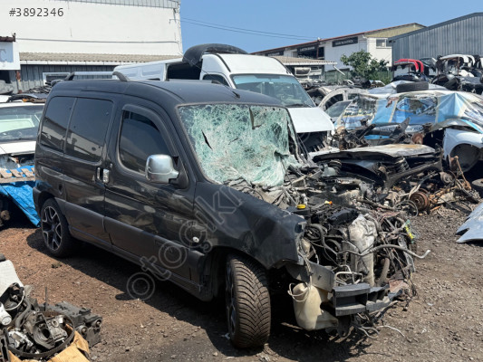 CITROEN BERLİNGO SAĞ ÖN KAPI