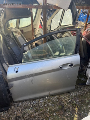 FORD FİESTA SOL ÖN KAPI