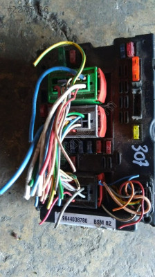 Peugeot 307 (9644038780 bsm 02) Motor İçi Sigorta Tablası