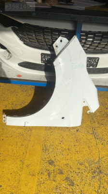 Ford Corruier sol çamurluk
