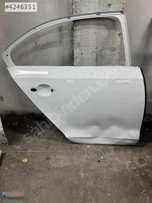 VW JETTA SAĞ ARKA KAPI ORİJİNAL ÇIKMA