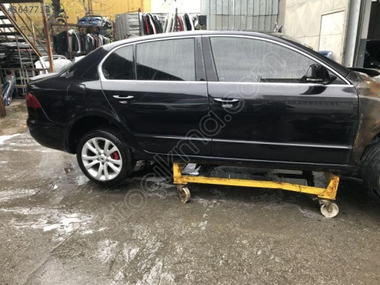 SKODA SUPERB 2008 2015 SAĞ ÖN KAPI ( DOLU ) 3T0831052