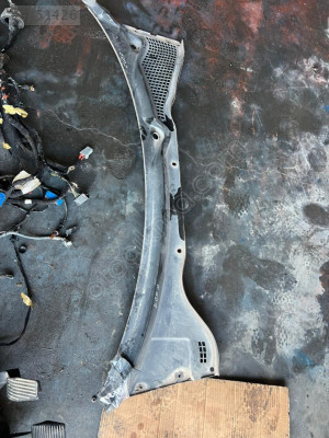 Fiat Egea Ön Cam Izgarası - Mert Oto Çıkma Parçaları