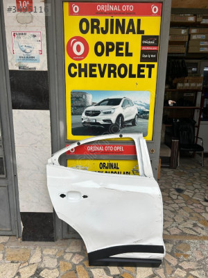 Opel mokka b sağ arka kapı beyaz renk