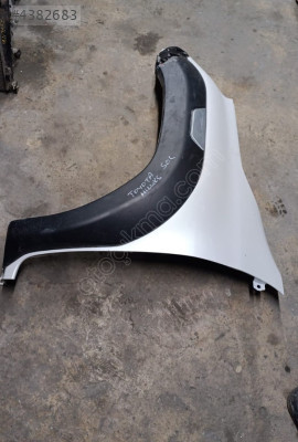 TOYOTA HİLUX 2023 ÇIKMA ORİJİNAL SOL ÖN ÇAMURLUK