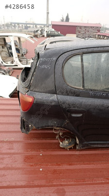 TOYOTA YARİS SAĞ ARKA ÇAMURLUK ÇIKMA ORJİNAL