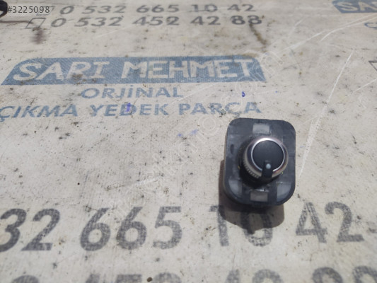 ÇIKMA AUDİ A3 AYNA AYAR DÜĞMESİ 8V0959565D