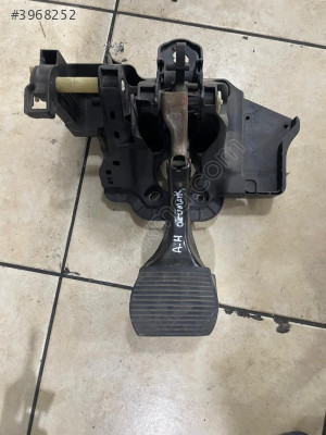 OPEL ASTRA H OTOMATİK PEDAL