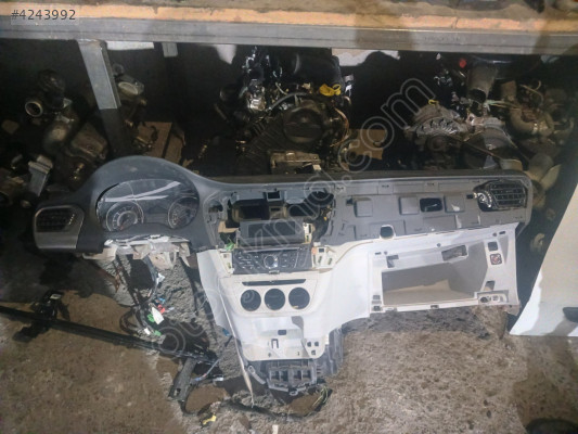 PEUGEOT 301 DOLU GÖĞÜS AİRBAG ÇIKMA