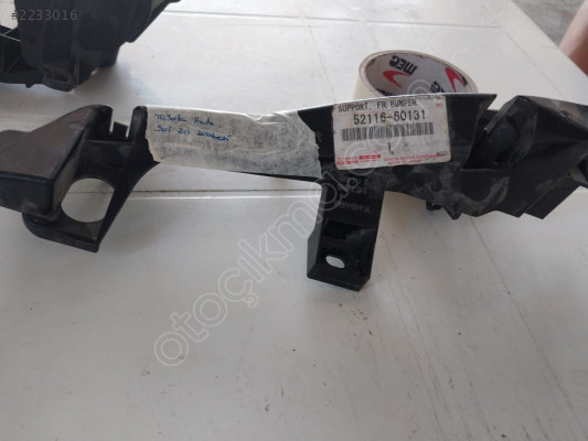 TOYOTA L.PRADO SIFIR SOL ÖN TAMPON BRAKETİ 52116-60131