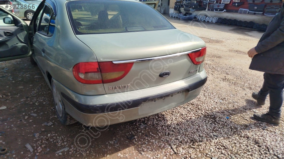 Megane 1 bagaj kapağı