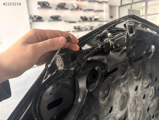 MERCEDES E W207 ÖN KAPUT SİYAH 2078800057 ÇIKMA