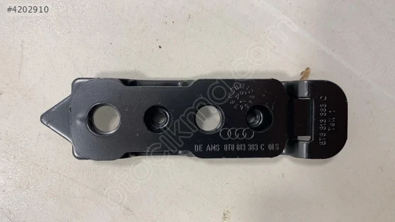 8T8813383C ORJİNAL  BAGAJ KANCA YUVASI AUDI A5