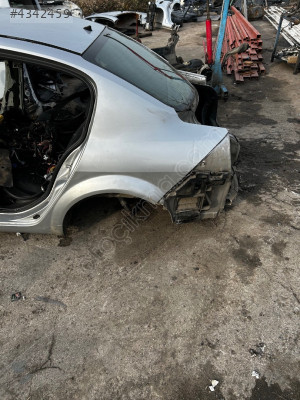 2005 megane 2 sol arka çamurluk kesme