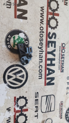 517823633B Motor kaput açma teli braketi