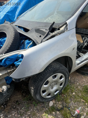 Peugeot 307 ön cam mı ızgarası
