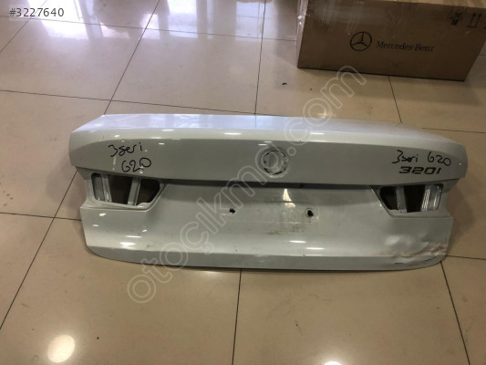 BMW 3 SERİSİ G20 BAGAJ KAPAĞI