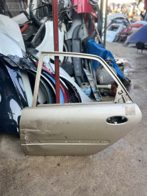 Renault Laguna 1 çıkma arka sol kapı