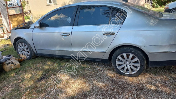 Passat B 6. Kasa   Sol arka. Kapı