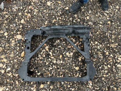 MG ZS ÖN PANEL MONTECAR 2