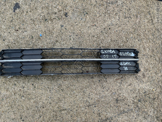 SKODA SUPER B ÖN TAMPON ORTA IZGARASI 3T0853677
