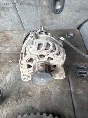 Renault Dacia 1000 motor şarj dinamosu