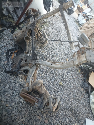 Peugeot 407 motor alt traversi motor beşiği