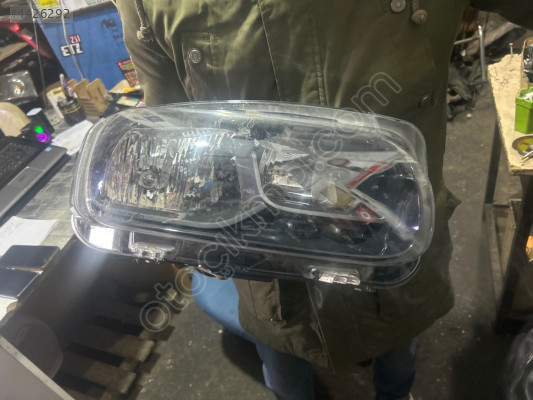 Citroën Berlingo sağ far