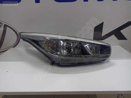 KİA CEED 2012-2017 SAĞ FAR LEDSİZ ORİJİNAL ÇIKMA