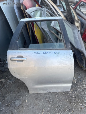 Saat İbiza sağ arka kapı dolu