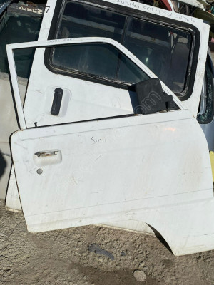 SUZUKİ CARRY SAĞ ÖN KAPI