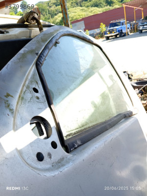 Renault Kangoo Sol Ön Kapı Camı - Oto Çıkma Parçaları
