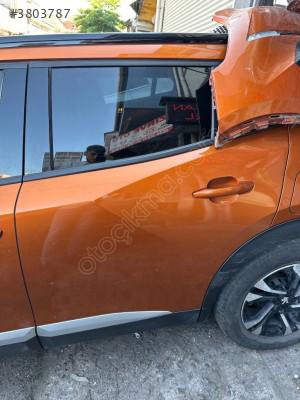 Peugeot 2008 sol arka kapı hatasız orjinal