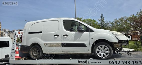 Peugeot partner tepe sağ ön kapı