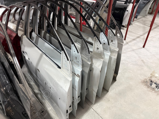 HYUNDAİ İX35 ÇIKMA ORJİNAL SAĞ ÖN KAPI BD1