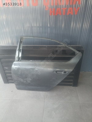 Skoda Octavia sol arka kapı