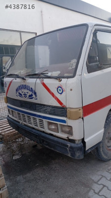 Isuzu NKR 1986 komple kabin