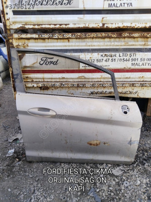 FORD FİESTA ÇIKMA ORJİNAL SAĞ ÖN KAPI