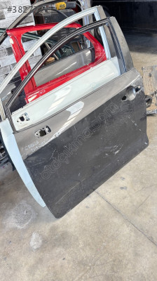 Toyota Corolla 2019-2023 sol ön kapı